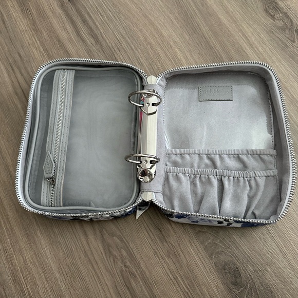 Trish Mcevoy so pretty makeup planner - Picture 2 of 12